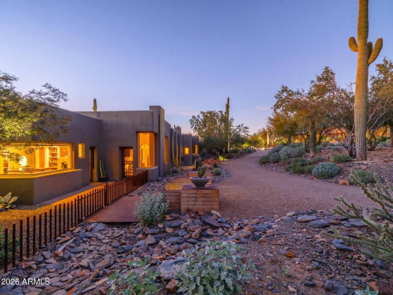 5943_E_CarefreeMountainDr_Images-4