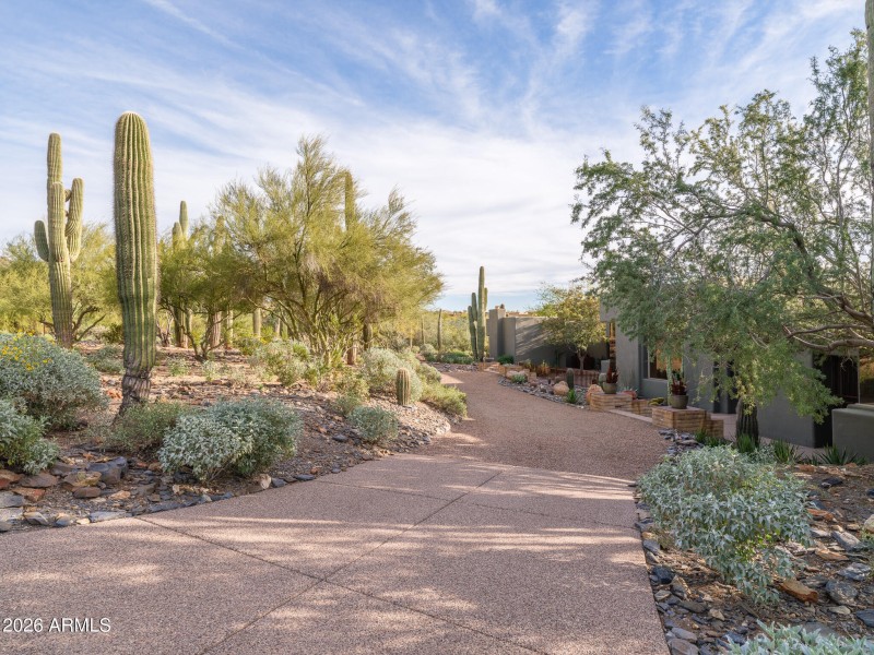 5943_E_CarefreeMountainDr_Images-37