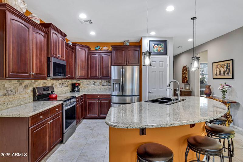 42585 W Heavenly Pl-16
