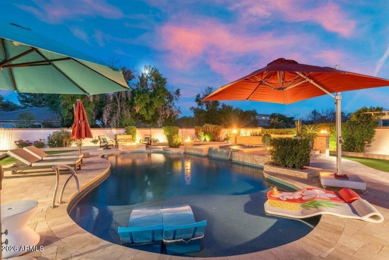 091_170-web-or-mls-dsc05601-hdr-edit_395