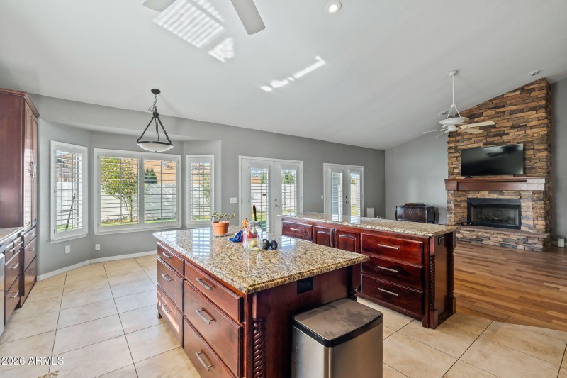 33-web-or-mls-1038 S 38th St-39