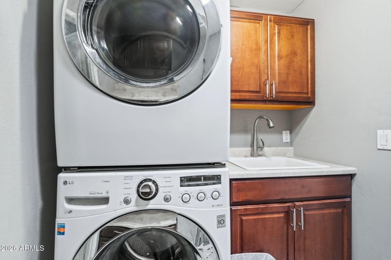 41-web-or-mls-1038 S 38th St-19