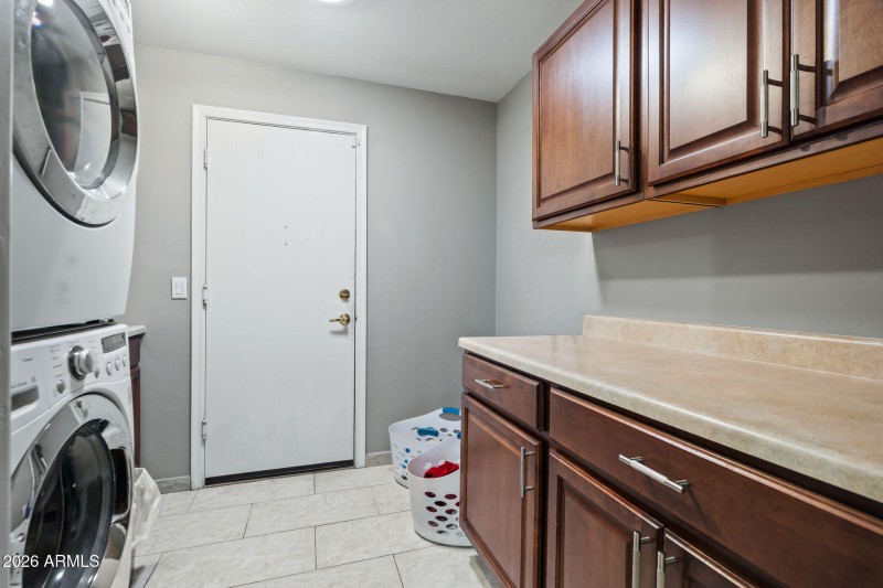 42-web-or-mls-1038 S 38th St-18