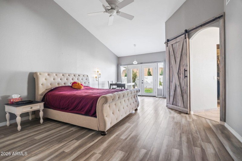 44-web-or-mls-1038 S 38th St-8