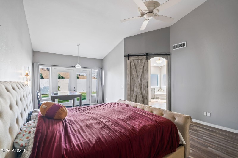 45-web-or-mls-1038 S 38th St-11