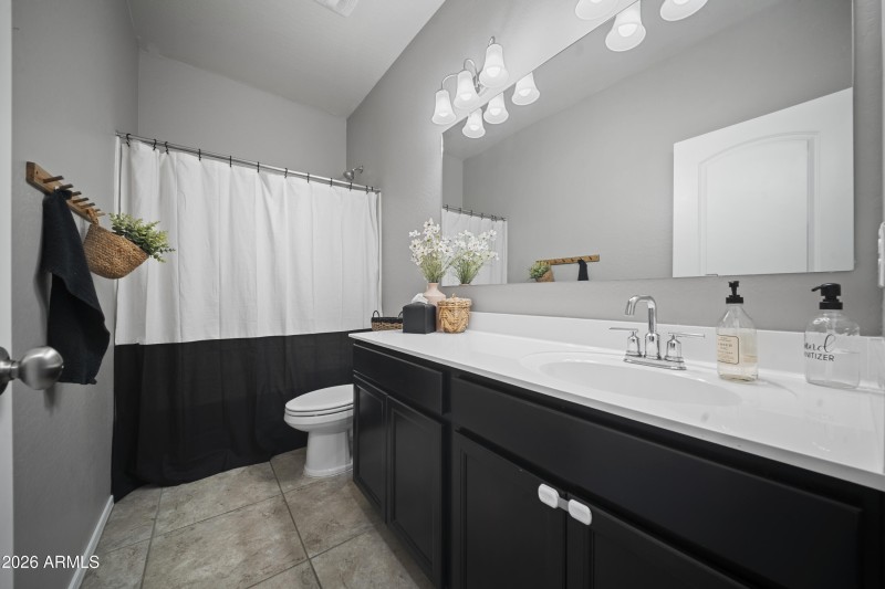 Bathroom 2_28859 N Gypsum