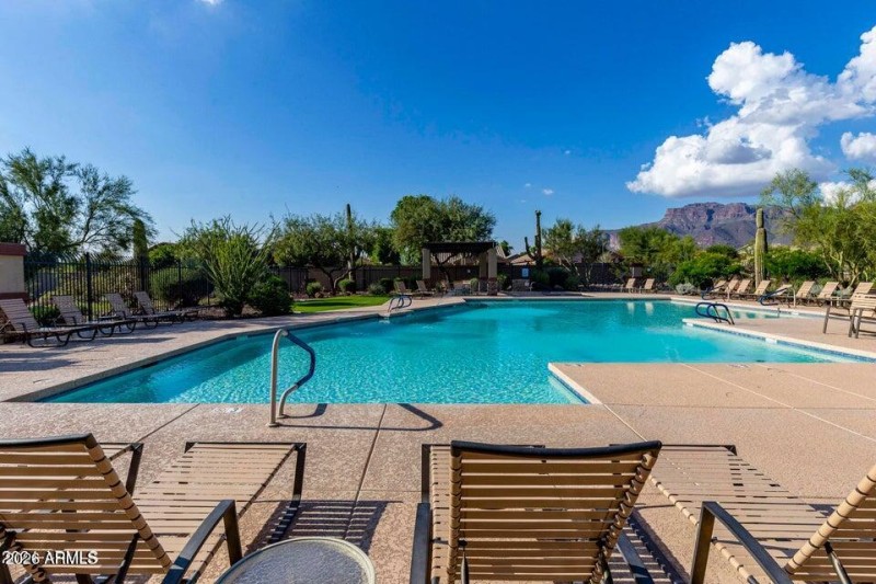 SUperstition Foothills pool with mountai