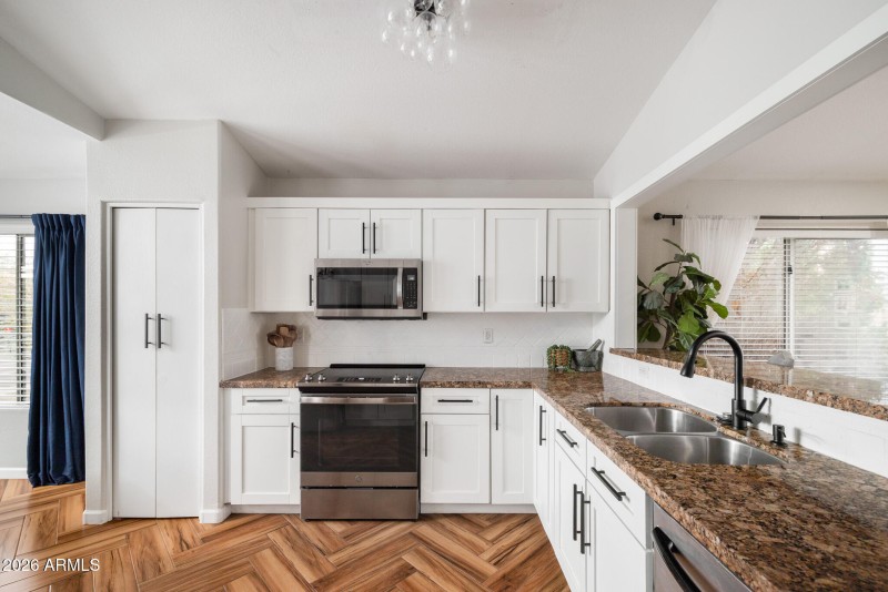 17636 N. 25th Pl.-mls-6