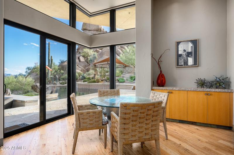 Kitchen Eating Area