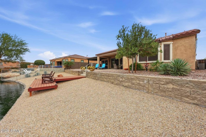 Backyard Access to Lake