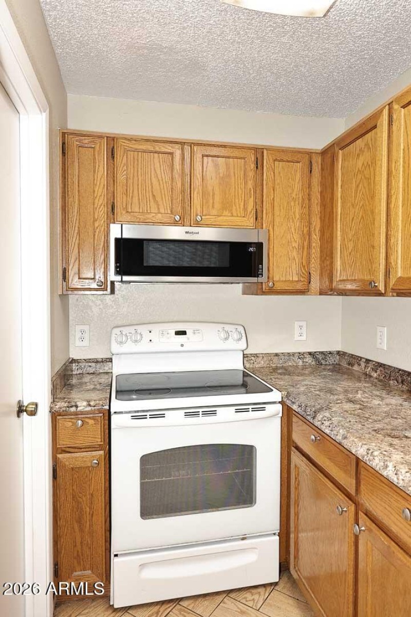 Kitchen-Range & Microwave