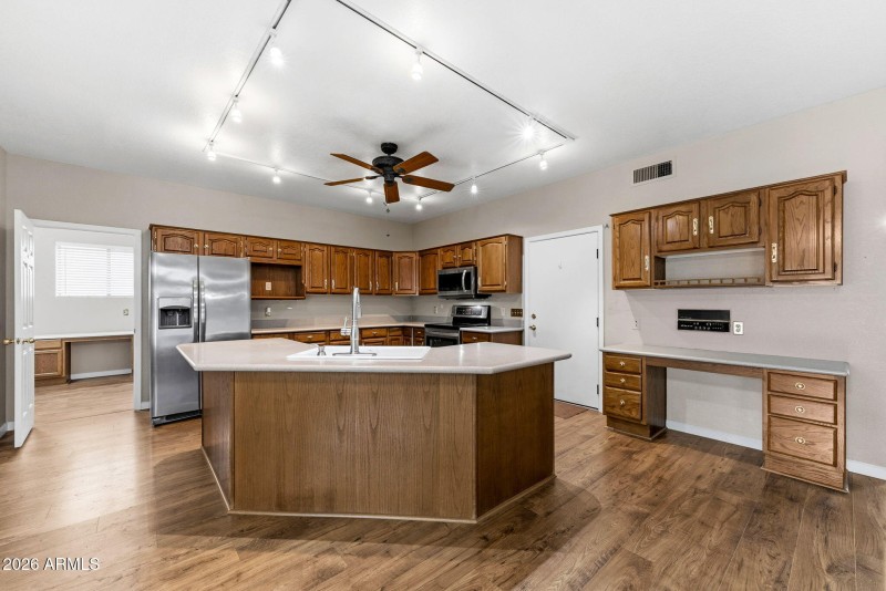 010__4064 E Hale Cir