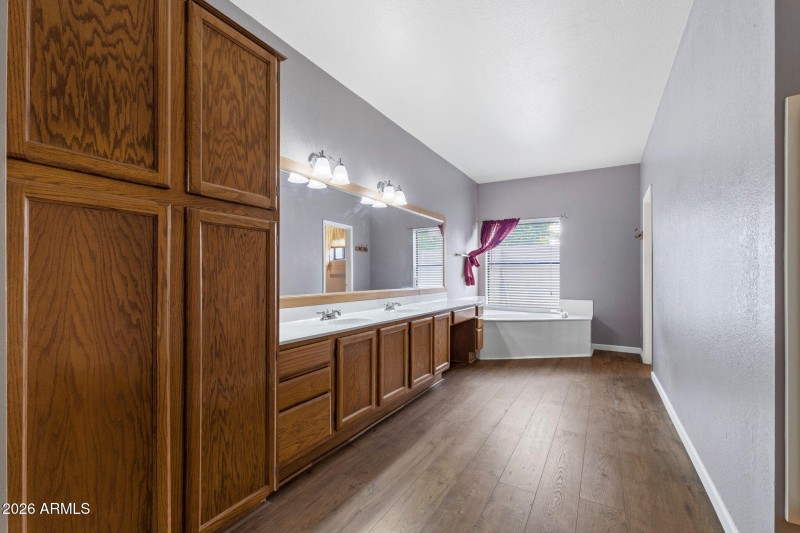 025__4064 E Hale Cir