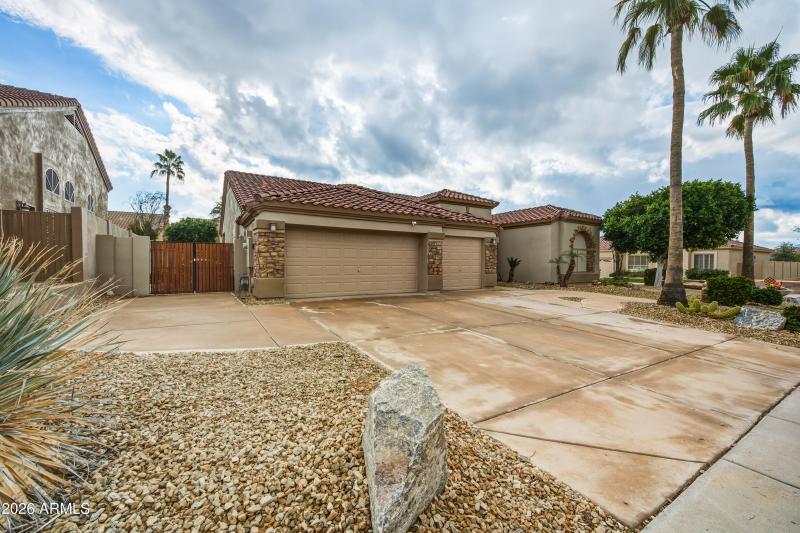 16635 S 12th - Front