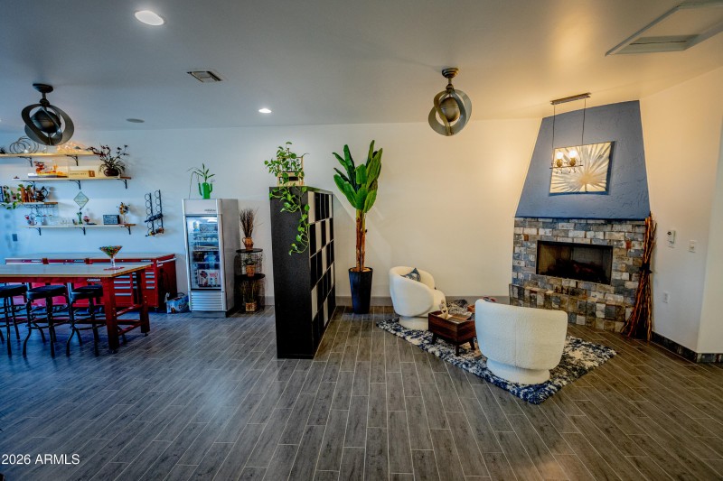 Indoor Entertainment-Family Rm