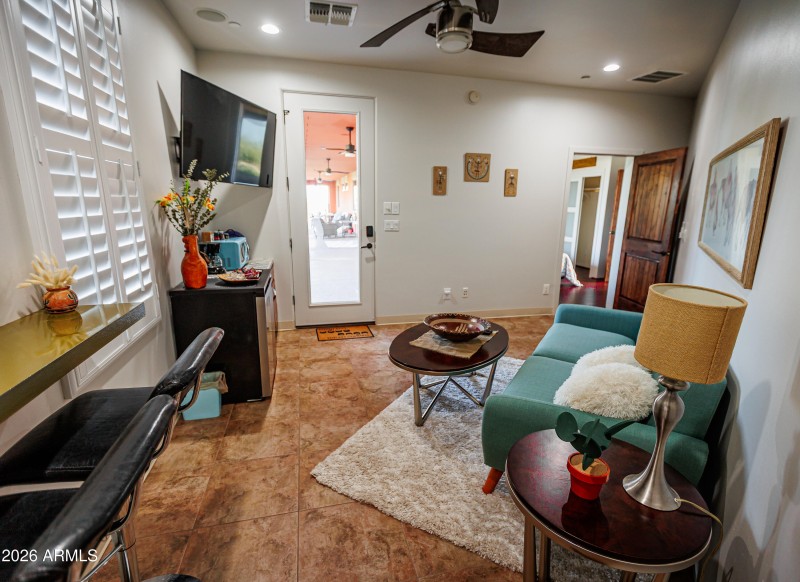 In Law Suite Living Room (pic2)