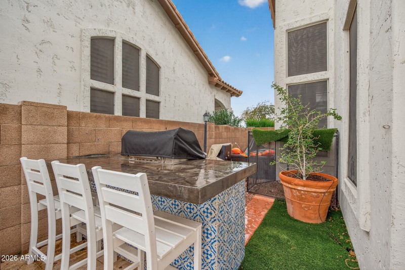 4221 E Rancho Caliente Drive