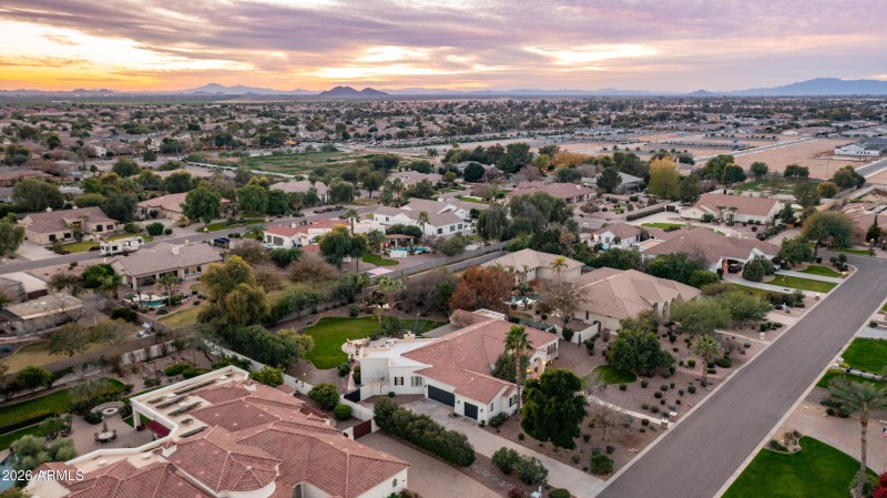 2731 E Capricorn Pl Exterior Photos-23