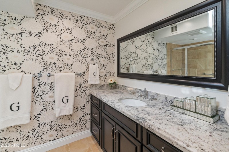 Private Ensuite Bathroom