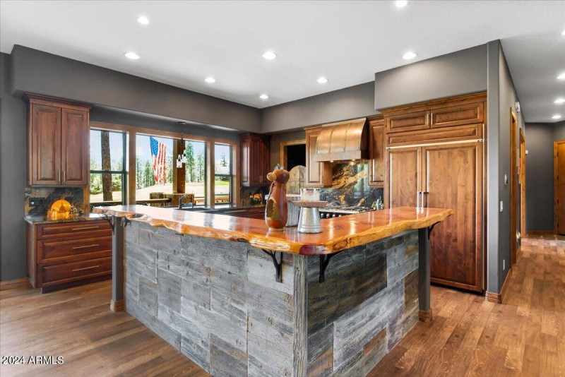 Kitchen Island seating for 10