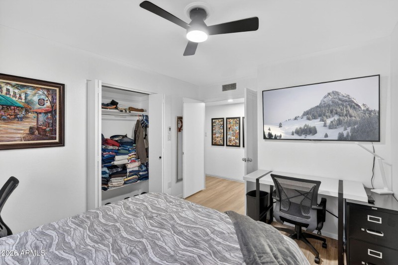 29-web-or-mls-10-N 29th Ln