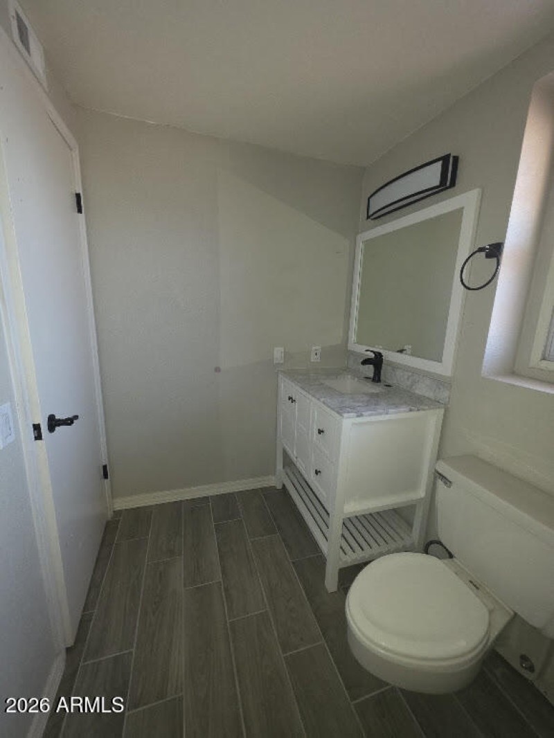 MASTER BATHROO-Vanity