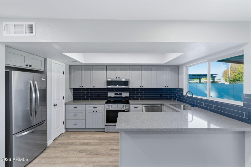 22-web-or-mls-Interior-9