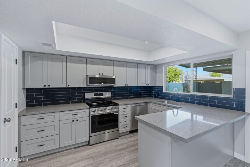 24-web-or-mls-Interior-11