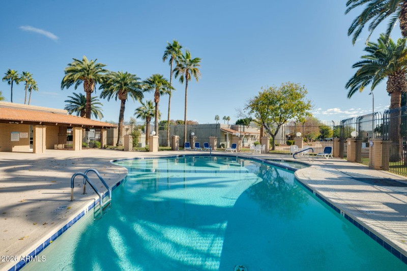 52-web-or-mls-Exterior-28