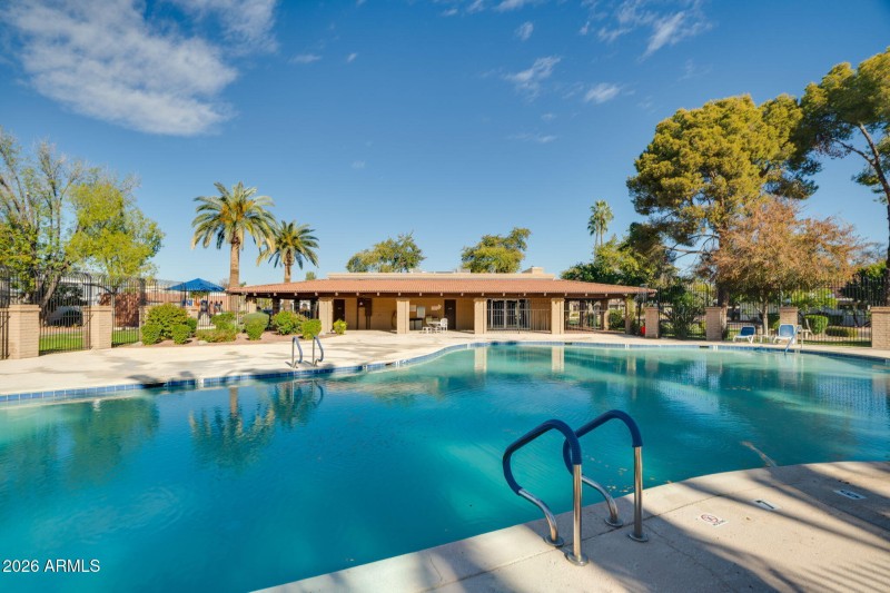 63-web-or-mls-Exterior-39