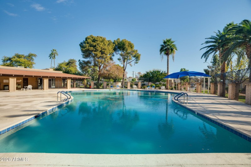 64-web-or-mls-Exterior-40