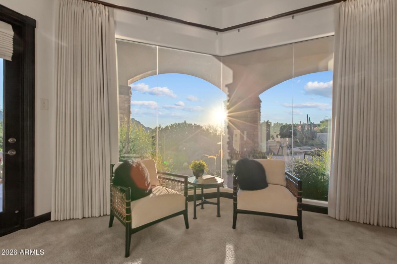 Butted glass windows in primary