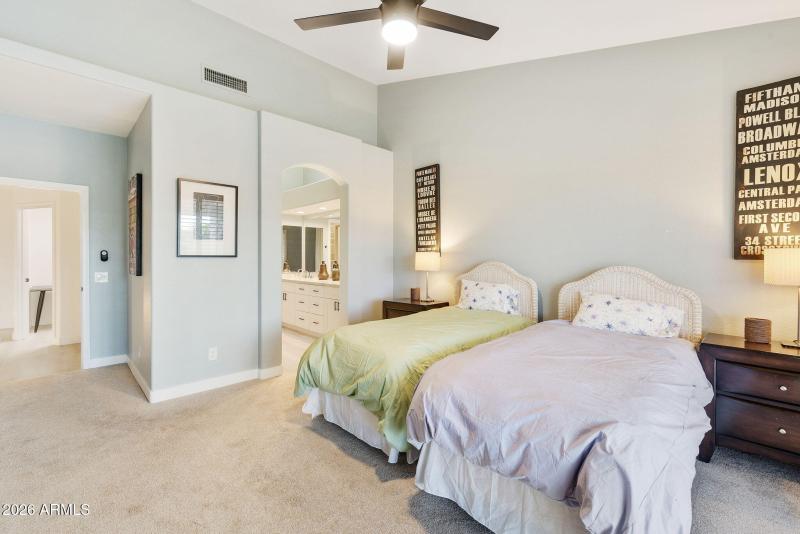 59-web-or-mls-dlb_3555-dlb_3559