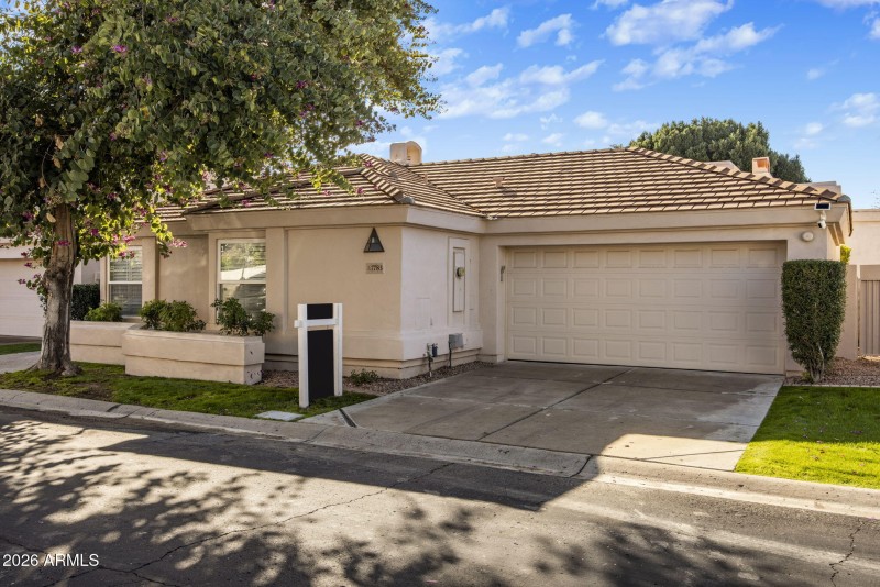 2-car garage w/epoxy