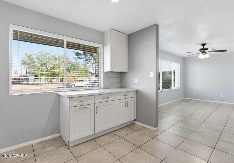 14-web-or-mls-839 W Kerry Ln Phoenix, AZ