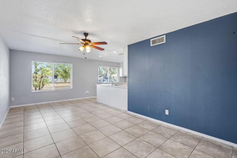 15-web-or-mls-839 W Kerry Ln Phoenix, AZ