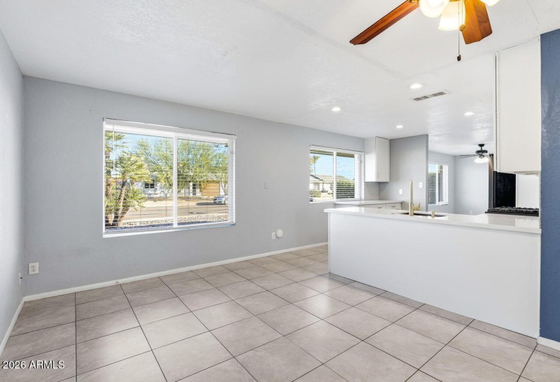 16-web-or-mls-839 W Kerry Ln Phoenix, AZ