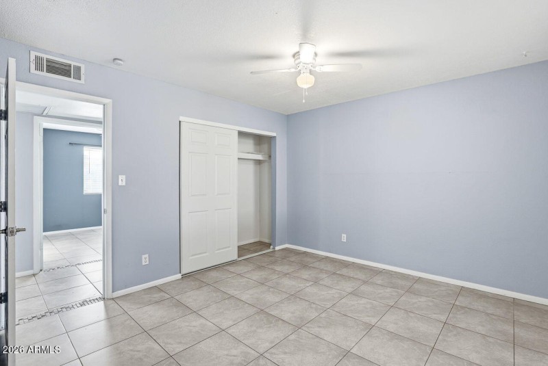 30-web-or-mls-839 W Kerry Ln Phoenix, AZ