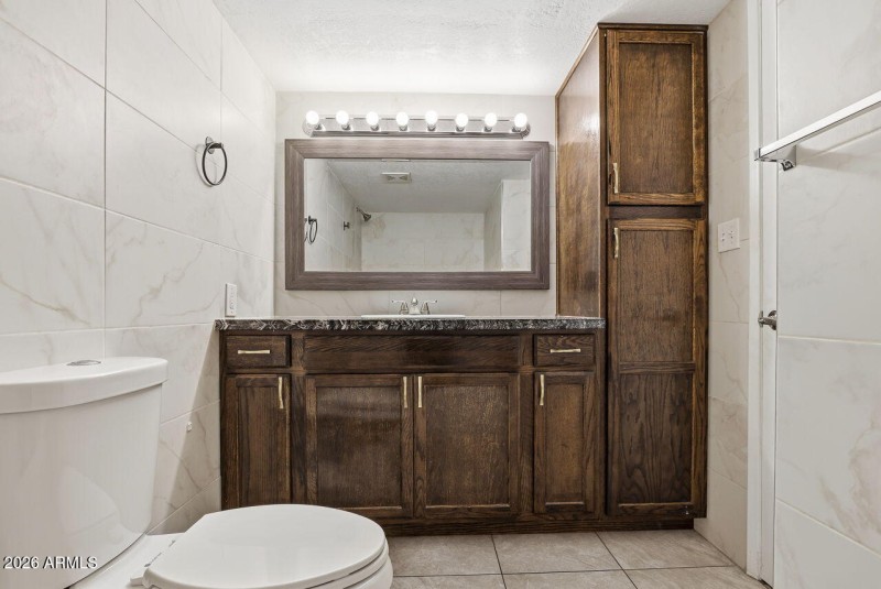 21-web-or-mls-839 W Kerry Ln Phoenix, AZ