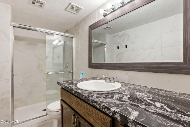 32-web-or-mls-839 W Kerry Ln Phoenix, AZ