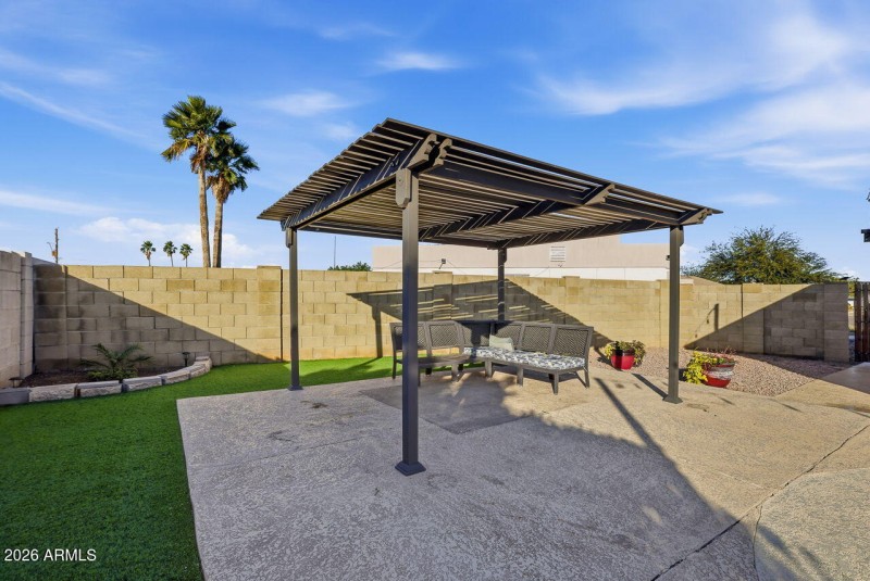 37-web-or-mls-839 W Kerry Ln Phoenix, AZ