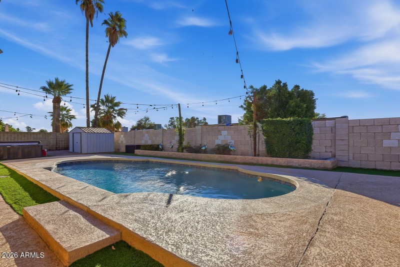 40-web-or-mls-839 W Kerry Ln Phoenix, AZ