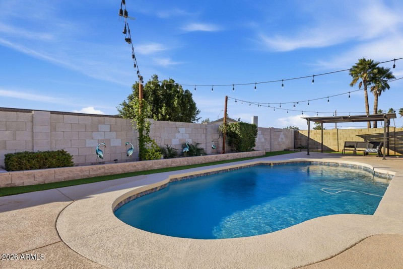 43-web-or-mls-839 W Kerry Ln Phoenix, AZ