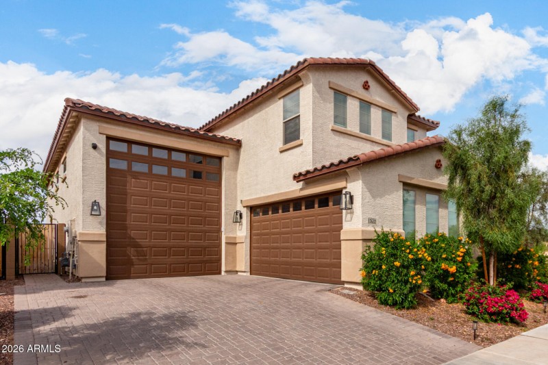 RV and 2 Car Garage