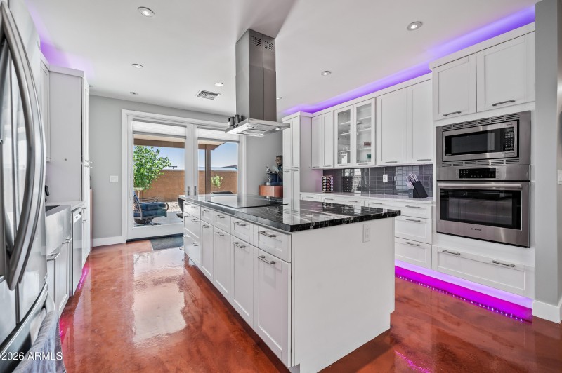 ocupix-16030N43St-DLX-11 - Kitchen1