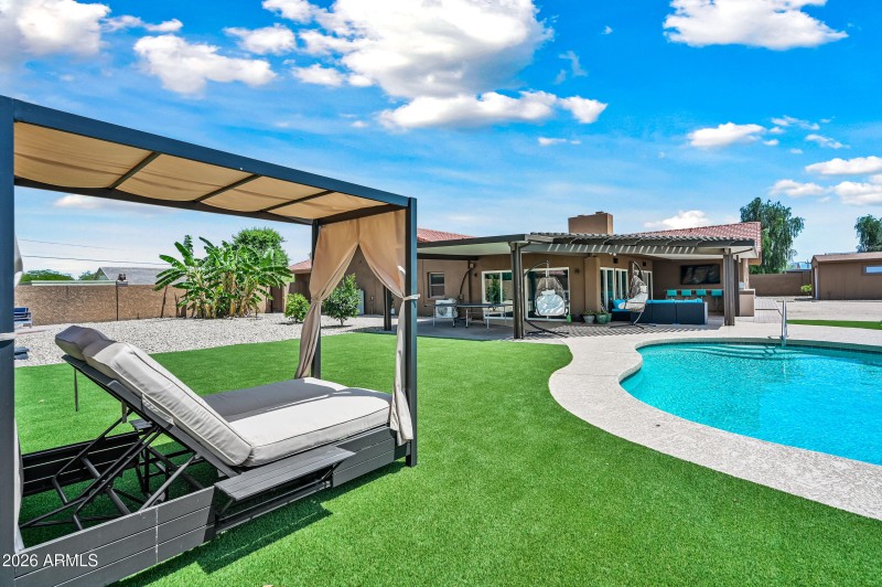 ocupix-16030N43S-DLX-40 - Backyd1