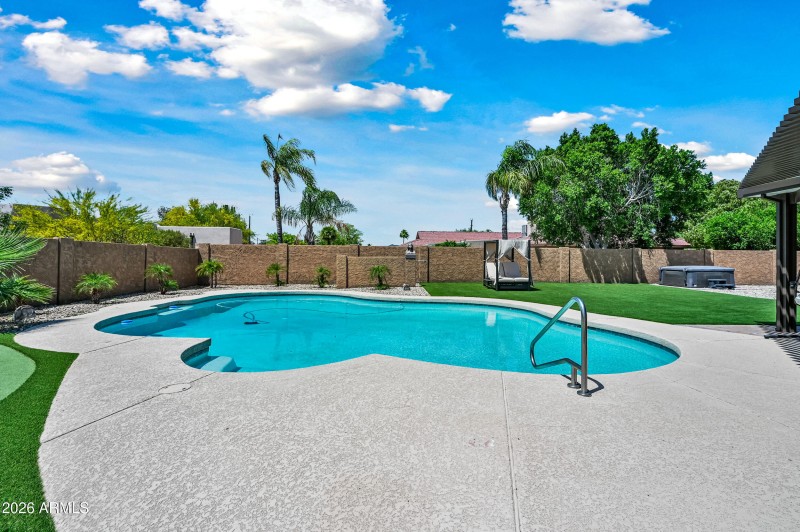 ocupix-16030N43S-DLX-39 - Pool2