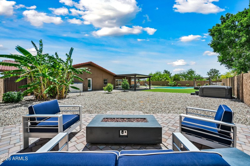 ocupix-16030N43S-DLX-48 - Firepit-Sittin