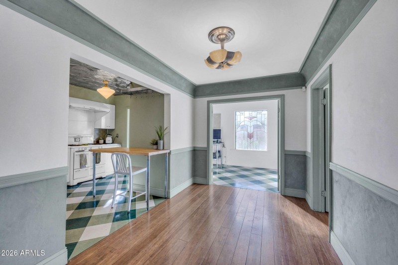 mls_1813 E Willetta St-12