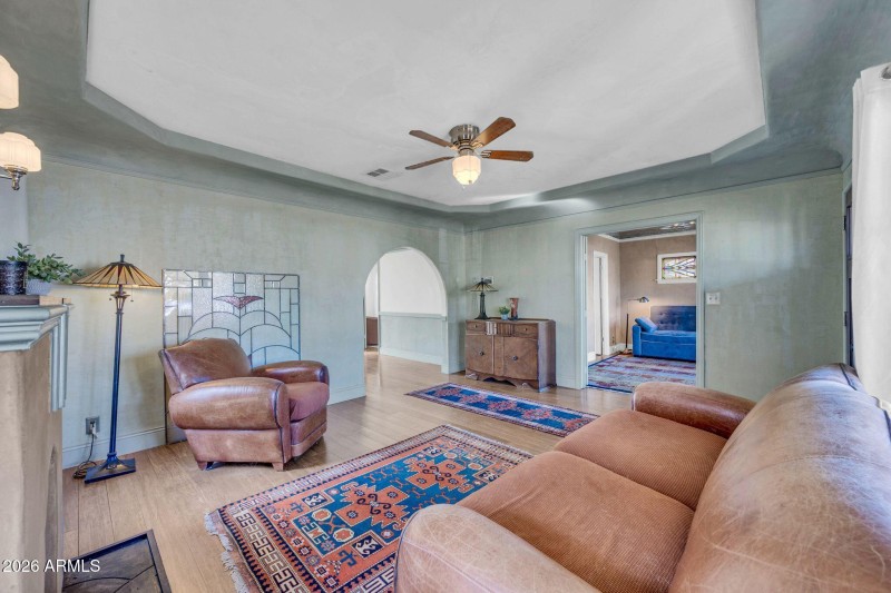 mls_1813 E Willetta St-15